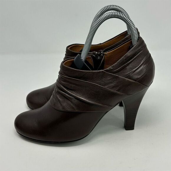 Sofft Women's Brown Ruched Leather Heeled Ankle Boots Size 7 M Fall Casual - Picture 7 of 14